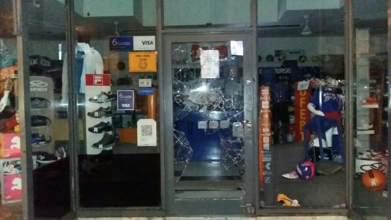 Robaron un local frente a la Municipalidad
