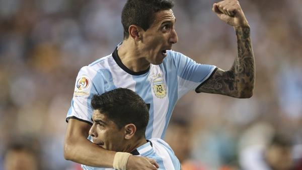 El partido de la selección se retrasó media hora