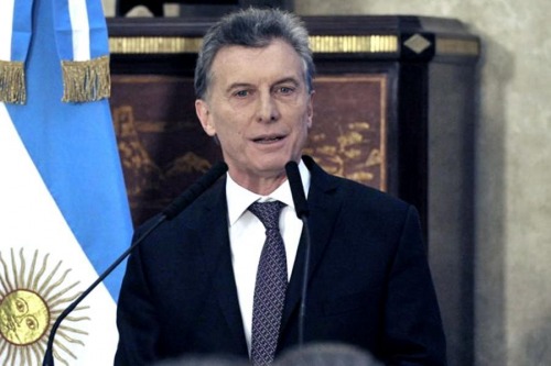 Macri lanza un programa de créditos universitarios