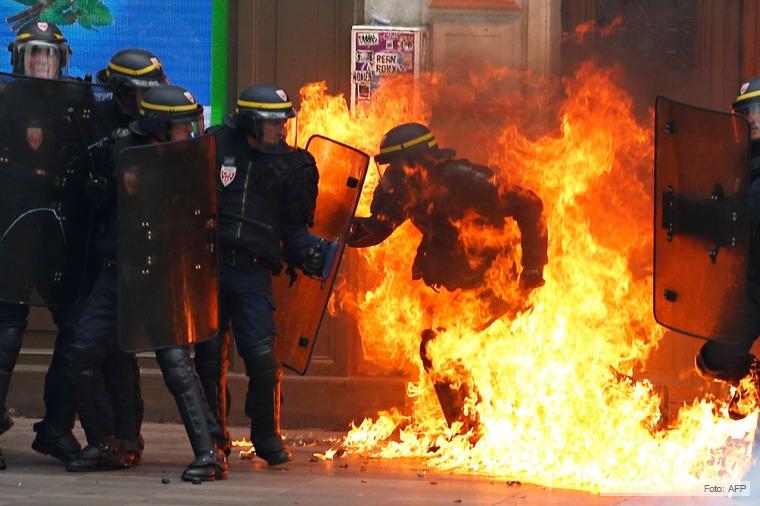 Disturbios en una nueva manifestación contra la reforma laboral
