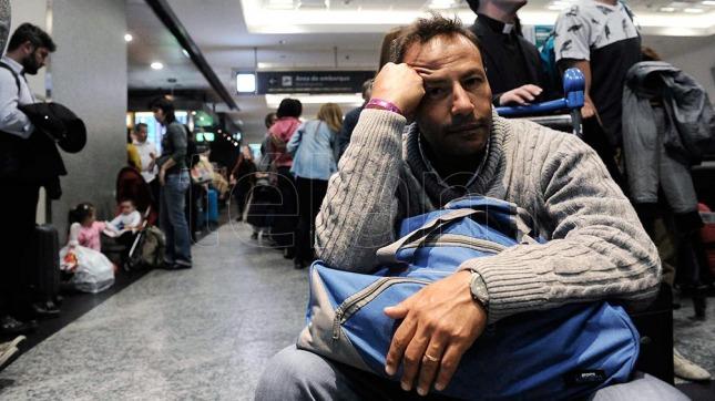 Demoras en Aeroparque y Ezeiza por una asamblea de maleteros