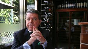 Oyarbide dijo que se retiró porque le llovían los juicios políticos