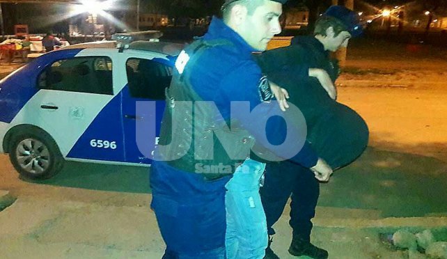 Detuvieron a dos parejas que le robaron a un taxista en Barrio Constituyentes