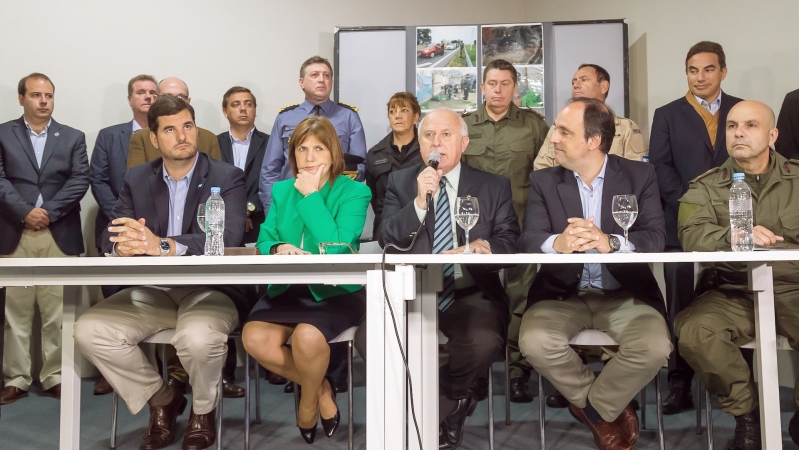 Lifschitz y Bullrich presentaron a las fuerzas federales