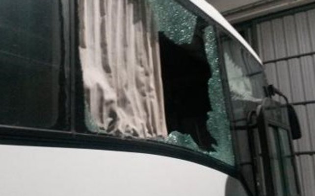Los ómnibus son blanco de piedrazos 