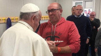 Visita sorpresa del Papa a la zona de Italia afectada por el sismo