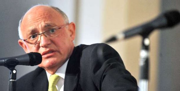 Procesan a Timerman por supuesta arbitrariedad en el traslado de un diplomático