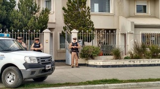 Encontraron casi 200 mil dólares en un allanamiento