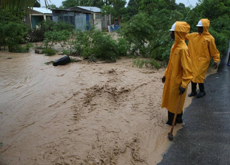 Más de 800 muertos tras el paso del huracán Matthew