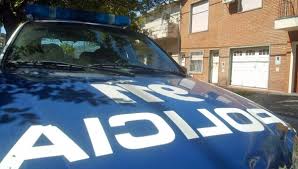 Le dispararon en el pecho para robarle el celular