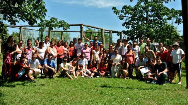 Manos a la Huerta suma vecinos y niños a una alimentación saludable