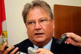 Fascendini no está de acuerdo con la paridad de género