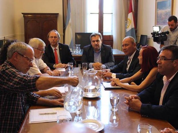 La provincia convocará a los gremios por el bono de fin de año