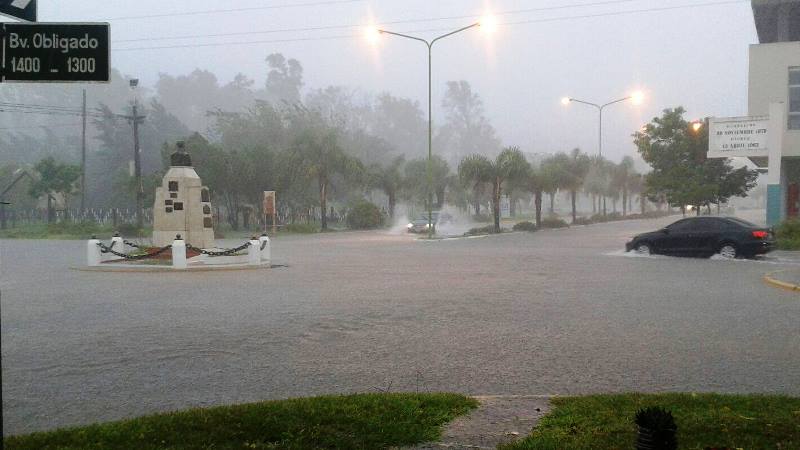 Cayeron más de 250 milímetros y hay evacuados