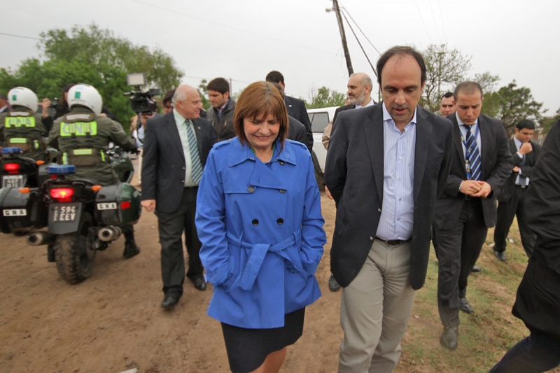 Bullrich recorrió Alto Verde y pasará por otros barrios