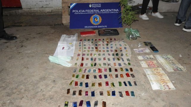 Disparos, detenidos y secuestro de dosis de cocaína y de marihuana en allanamientos