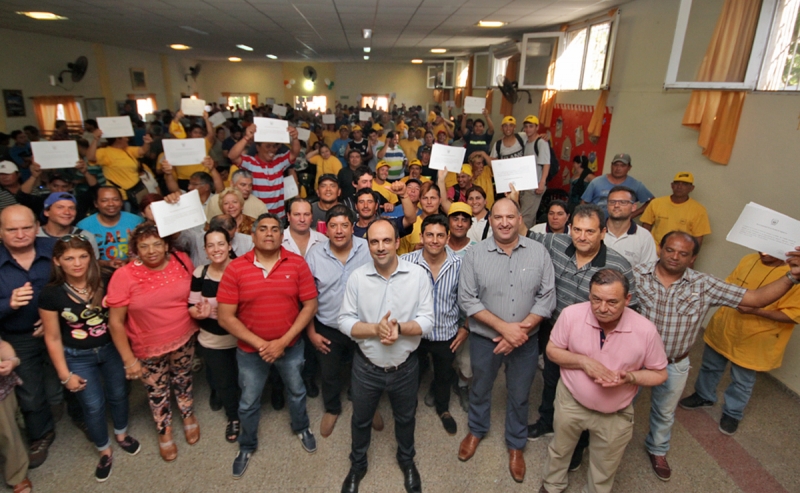 Entregaron certificados a cooperativas y asociaciones
