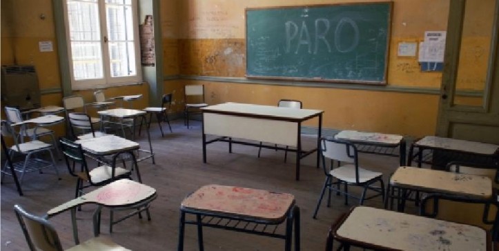 “Santa Fe paga salarios de pobreza a los educadores”