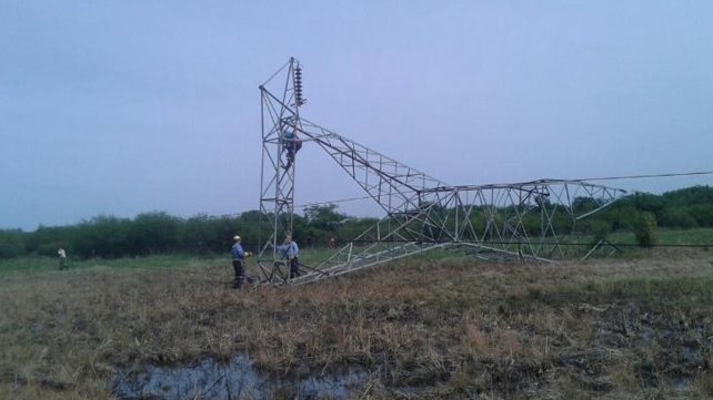 La Epe trabaja en el reemplazo de una torre de alta tensión 