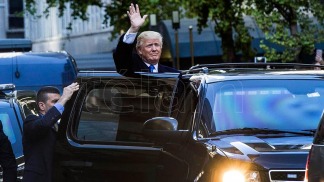 Trump designó a su vice para conducir la transición