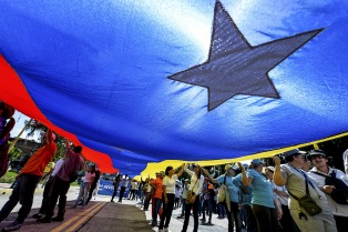 La oposición denuncia que el Gobierno abandono el diálogo