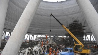 Trece detenidos por el derrumbe de una obra que causó 74 muertos