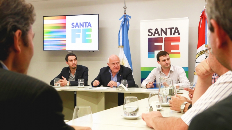 La provincia firmó un convenio con entidades informáticas y tecnológicas
