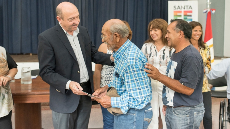 La provincia entregó 47 escrituras de viviendas
