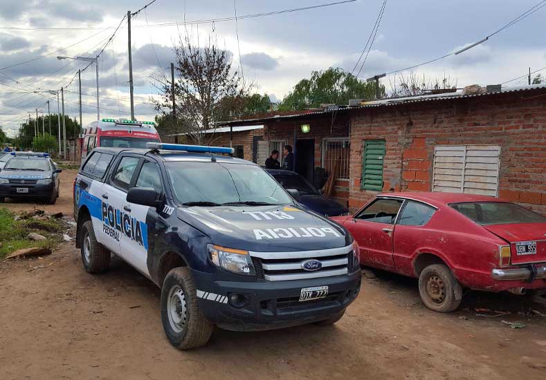 Se realizaron 18 allanamientos simultáneos, hubo seis detenidos, secuestro de estupefacientes y de armas