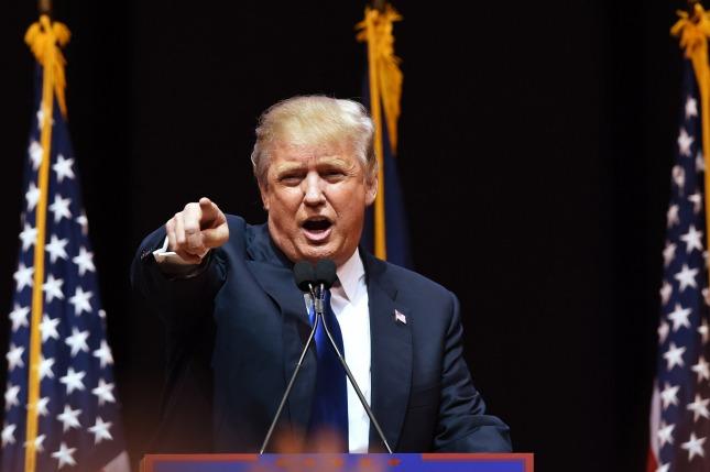 Trump habló de reconstuir el país con trabajadores estadounidenses