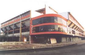 CONFLICTO EN PUERTA