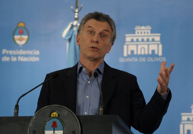 En un año, Macri firmó 18 decretos de necesidad y urgencia