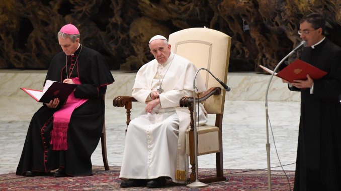 El Papa denunció a quienes cobran para entrar a la Audiencia de los miércoles