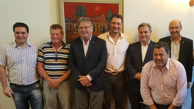 La provincia entregó más de 900 mil pesos a gobiernos locales e instituciones