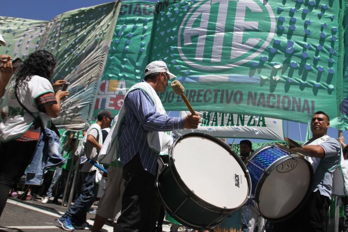 El Gobierno congeló las contrataciones en el Estado