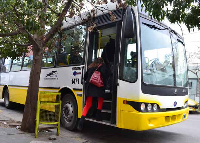 Pasajero golpeó a un chofer por el aumento del boleto