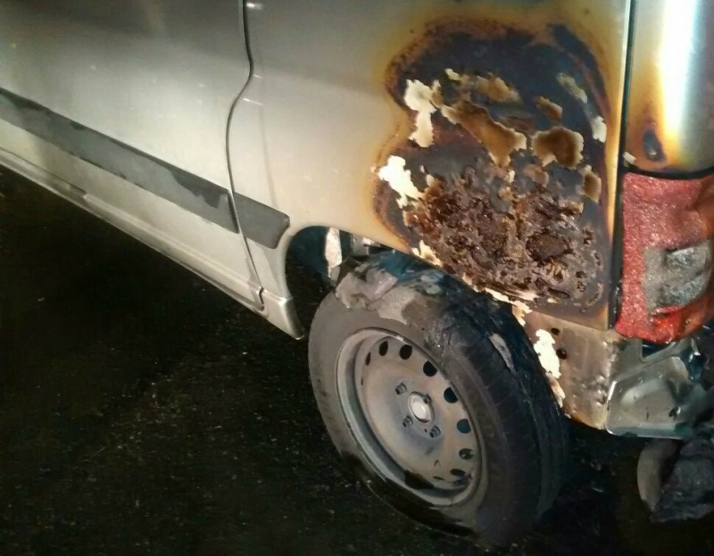 Quemaron una camioneta en San Jerónimo y Moreno