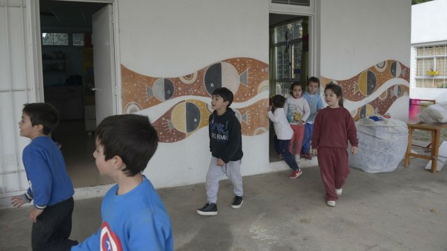 Advierten que miles de chicos no tienen lugar en sala de cuatro