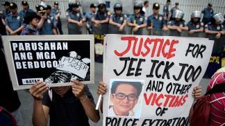 Filipinos protestan contra la guerra antidrogas del presidente Duterte