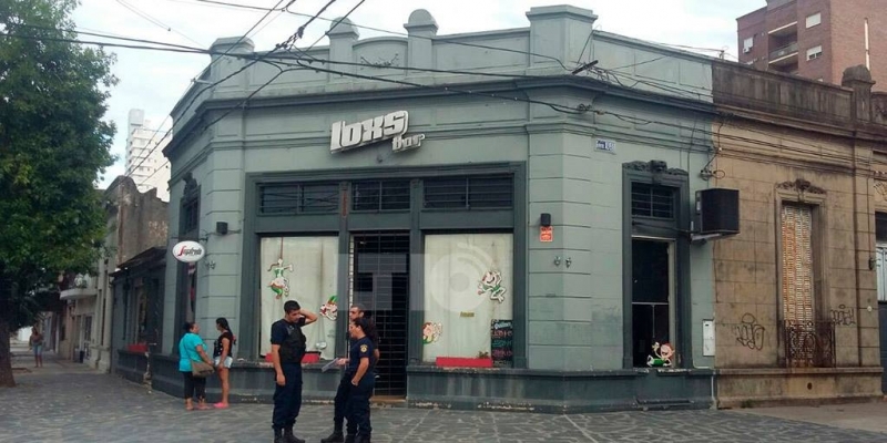 Ingresaron a robar a un bar en Alvear y Balcarse