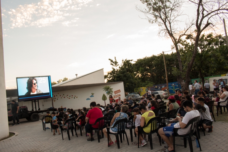 “Moviendo el Barrio” continúa esta semana en las plazas
