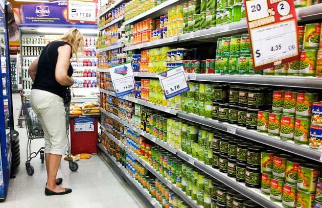 El consumo cayó un 4,7% en 2016 