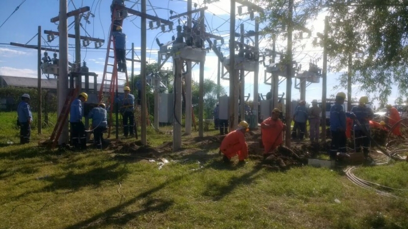 La EPE rehabilitó el servicio eléctrico en Esperanza 