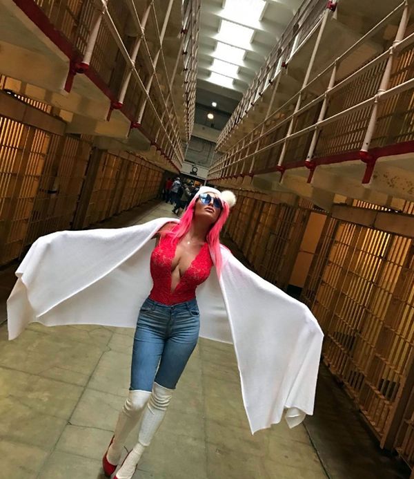 VICKY XIPOLITAKIS SE SACÓ FOTOS PROVOCATIVAS EN ALCATRAZ