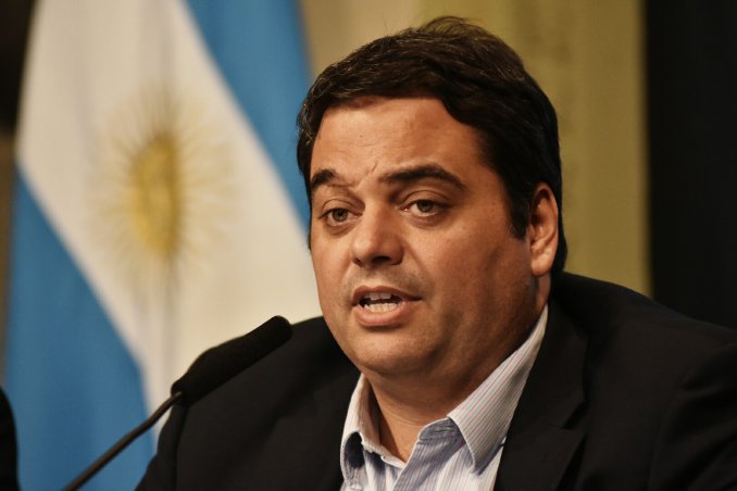 Bancarios escracharon a Triaca por bloquear el acuerdo paritario del sector