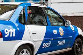 Tres detenidos por portar armas blancas