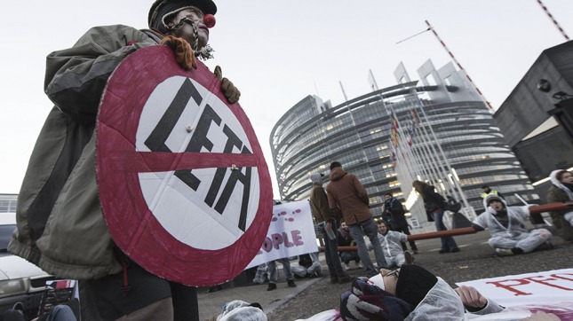 La controversia detrás del acuerdo de libre comercio entre Europa y Canadá