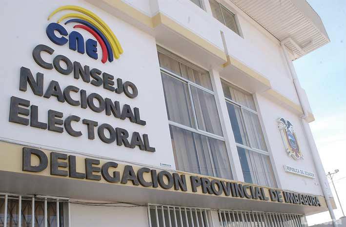 Consejo electoral pide calma ante la incertidumbre del resultado