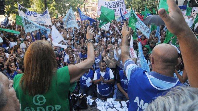 Amsafé votó un paro de 48 horas y corre riesgo el inicio de clases