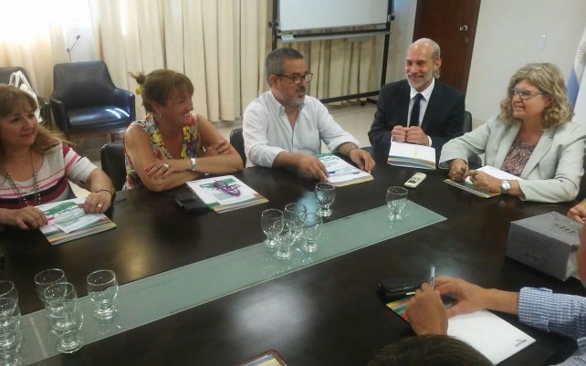 Balagué garantizó que seguirá adelante la paritaria